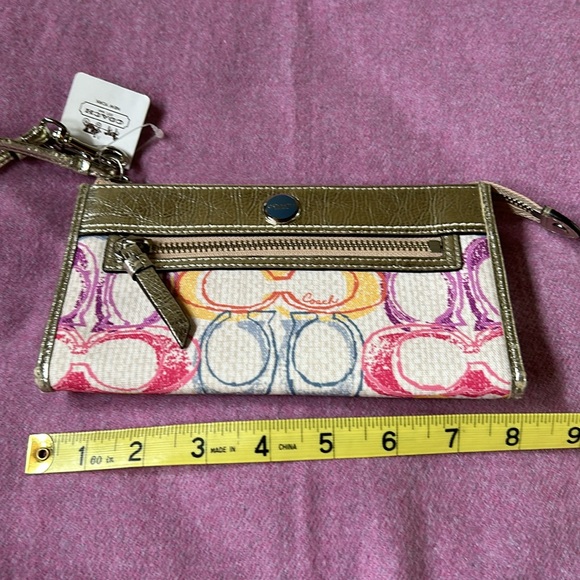 Coach Signature Logo Scribble Print Wristlet Wallet Gold Leather nwt - Picture 11 of 15
